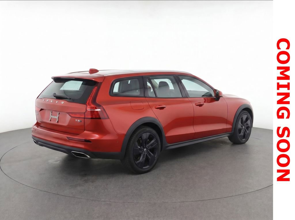 Used 2020 Volvo V60 T5 Cross Country AWD/4WD image 5