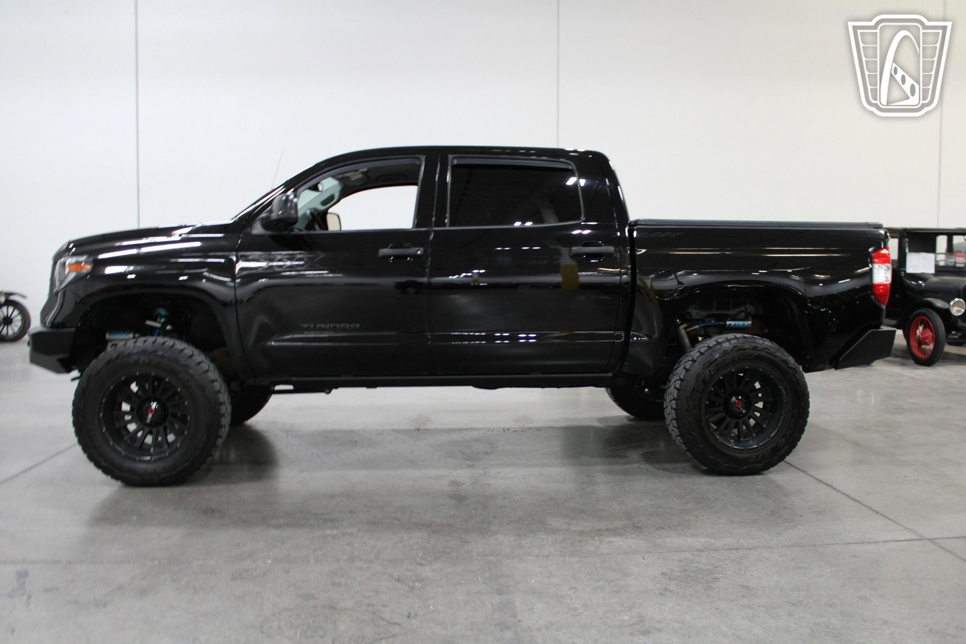 Used 2014 Toyota Tundra SR5 w/ TRD Off Road Package AWD/4WD image 15