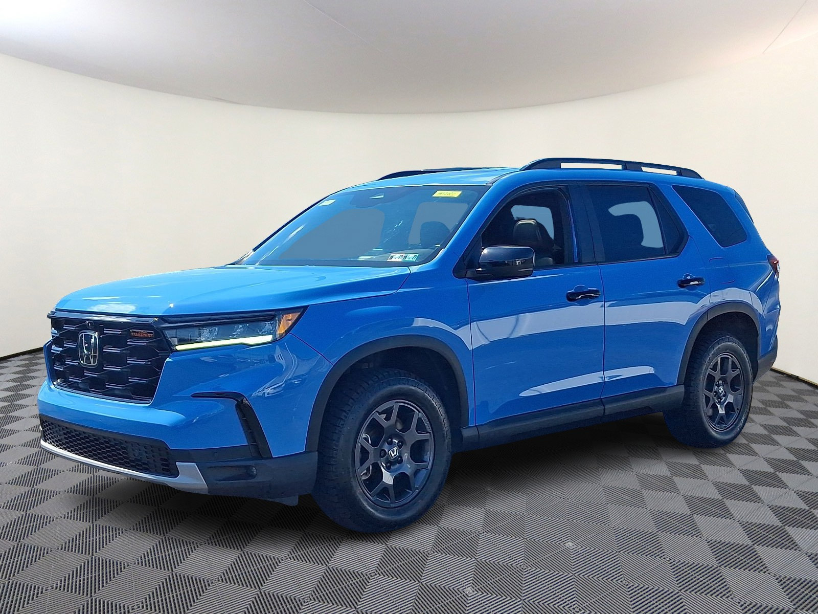 Used 2023 Honda Pilot TrailSport image 3