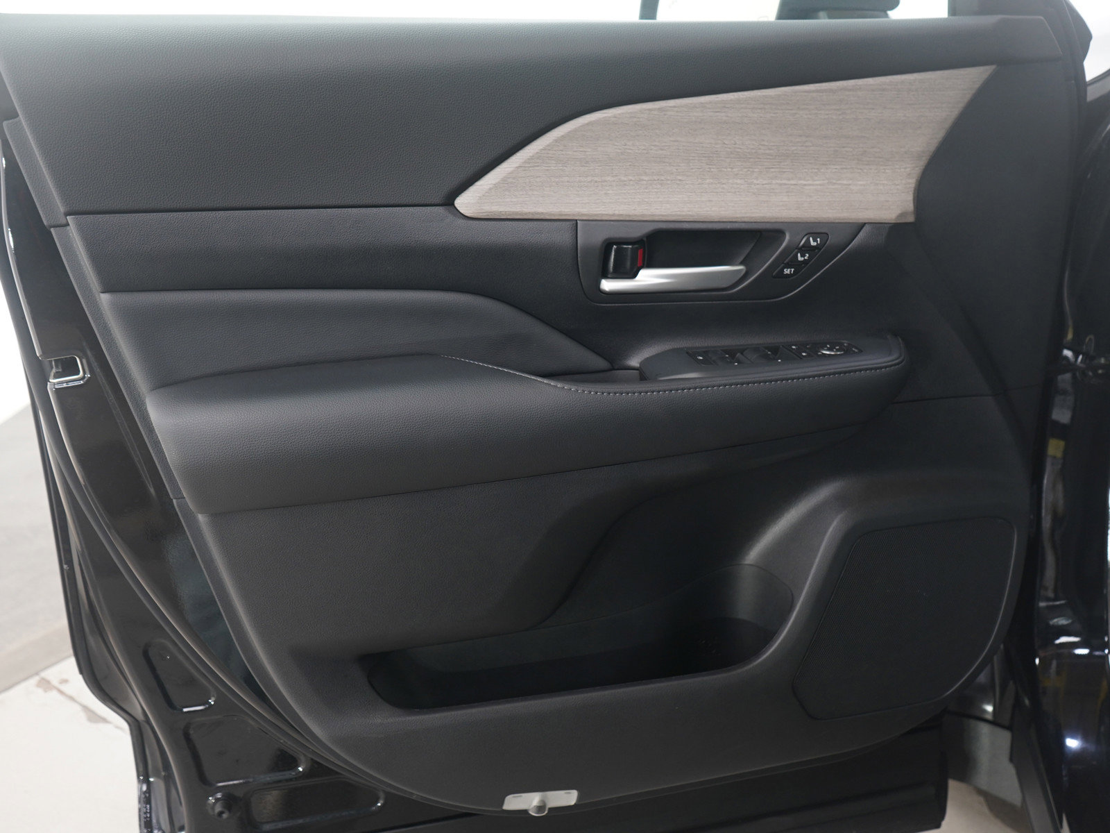 Used 2026 Toyota Grand Highlander Platinum image 23