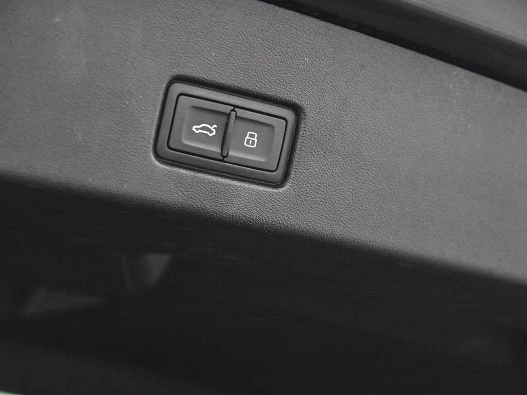 Used 2023 Audi Q4 e-tron Premium Plus w/ Premium Plus image 38