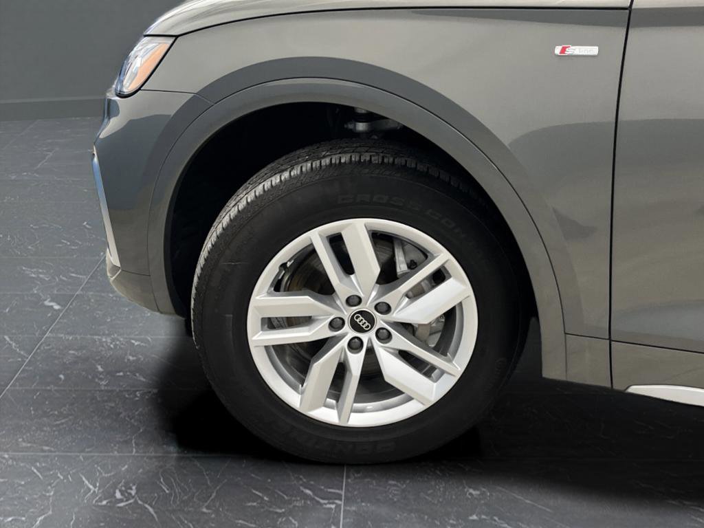 Used 2023 Audi Q5 2.0T Premium w/ Convenience Package image 32