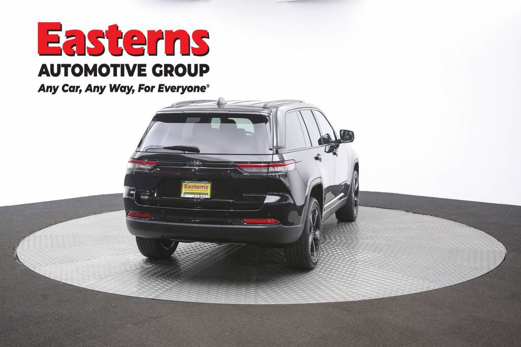 Used 2024 Jeep Grand Cherokee Altitude AWD/4WD image 40