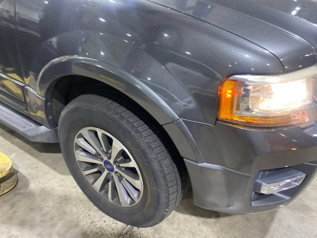 Certified 2017 Ford Expedition XLT w/ Equipment Group 202A AWD/4WD image 6