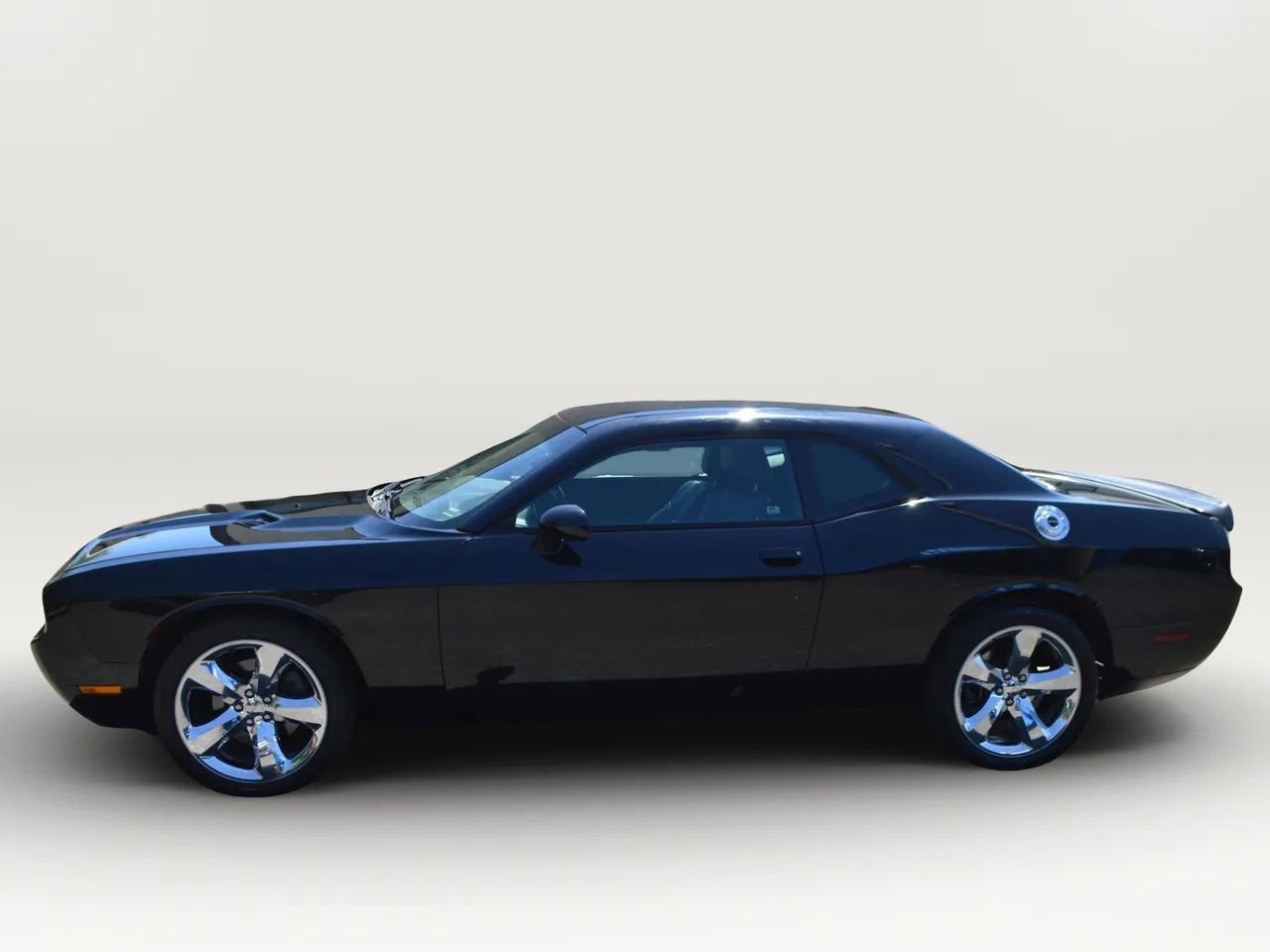 Used 2014 Dodge Challenger SXT Plus RWD image 5