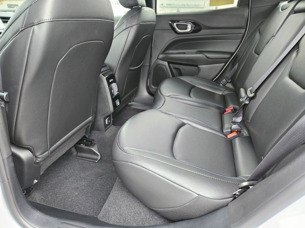 New 2026 Jeep Compass Limited AWD/4WD image 13