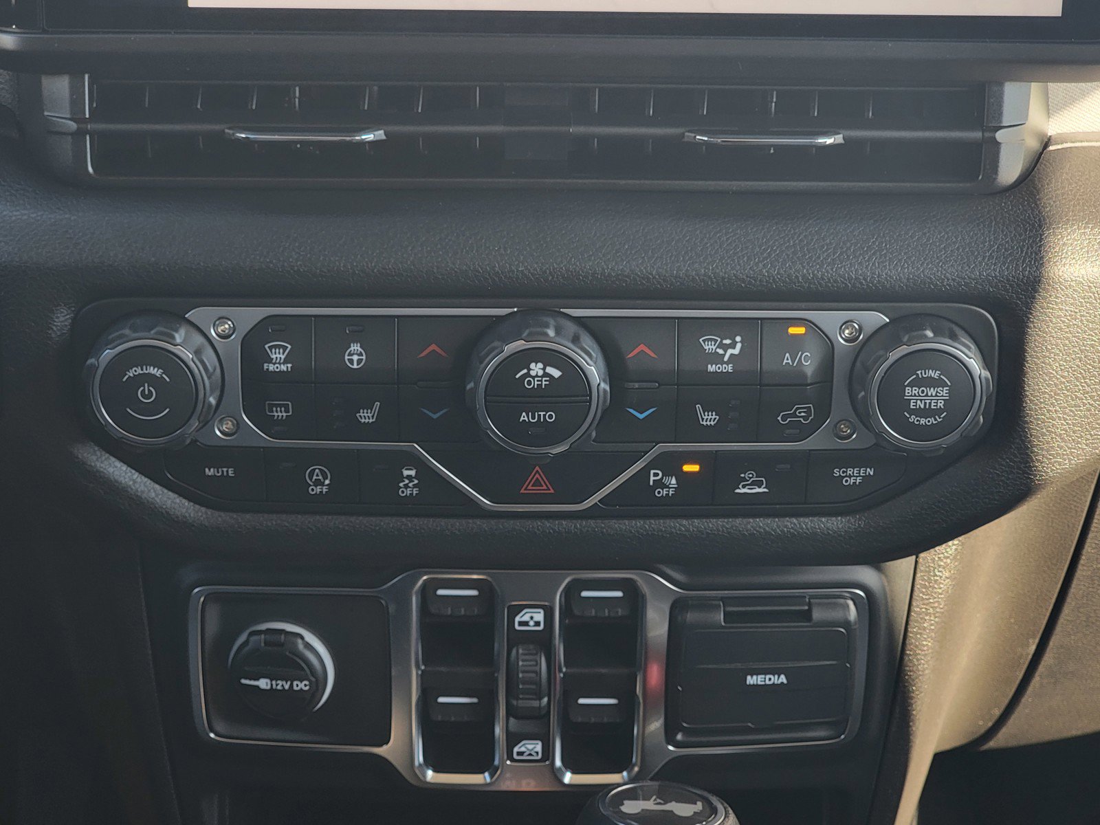 New 2025 Jeep Wrangler Sport S image 22