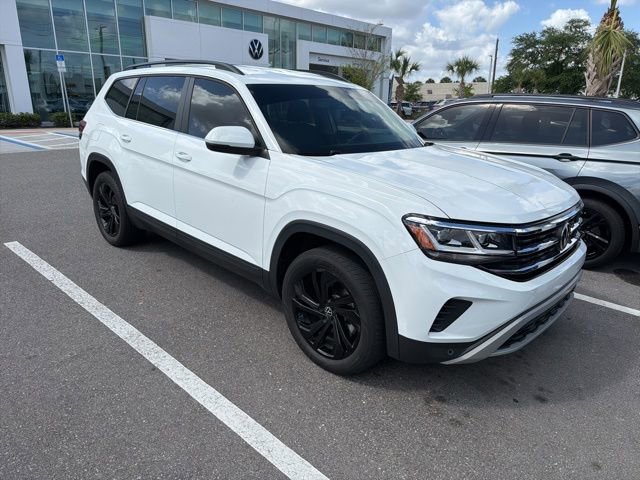 Used 2022 Volkswagen Atlas SE image 2