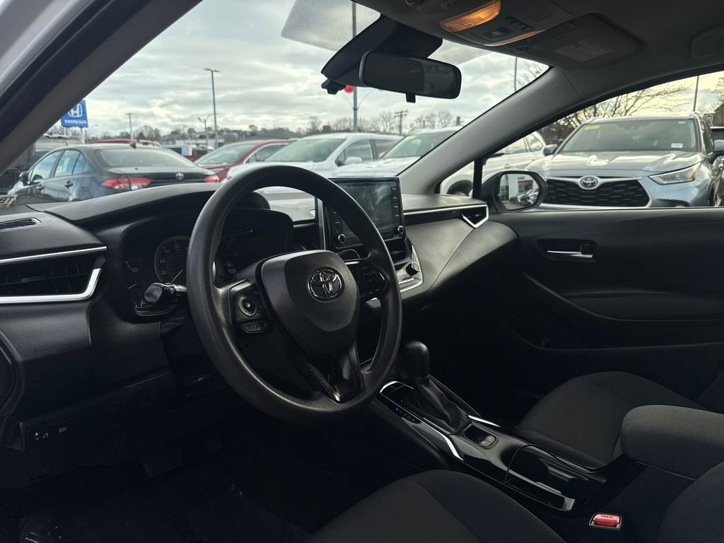 Used 2020 Toyota Corolla LE FWD image 13