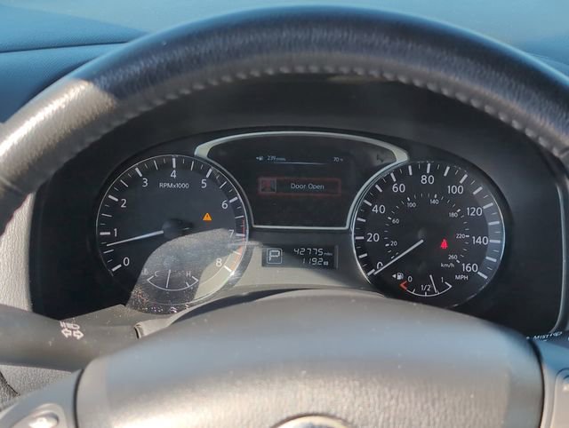 Used 2013 Nissan Pathfinder SV image 22