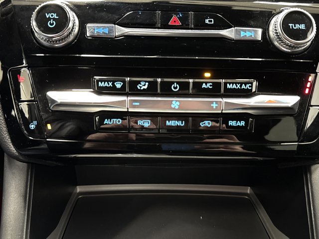 Used 2023 Ford Explorer ST-Line AWD/4WD image 8
