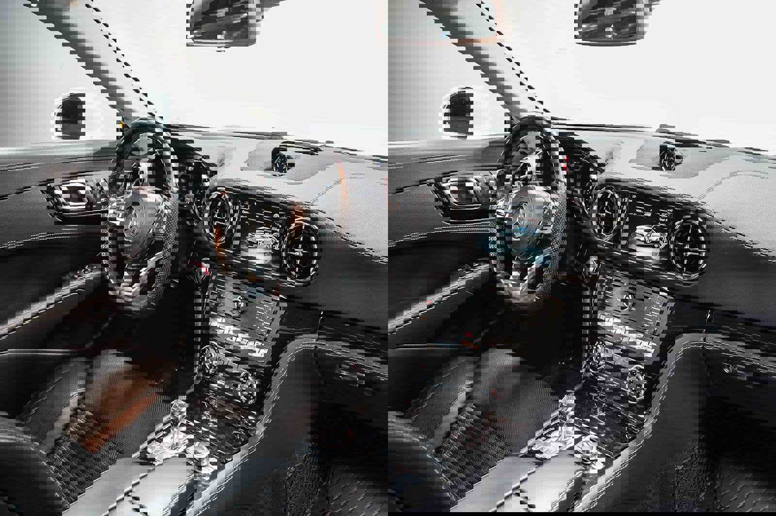 Used 2017 Mercedes-Benz SL 550 image 14