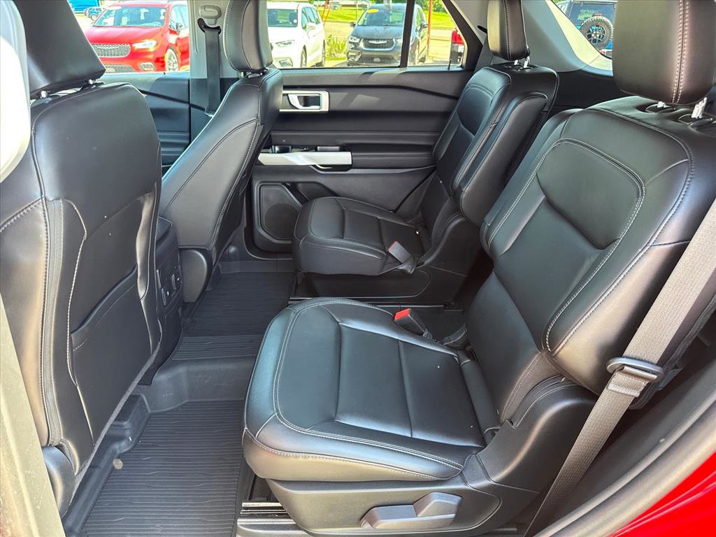 Used 2023 Ford Explorer XLT w/ Equipment Group 202A AWD/4WD image 10