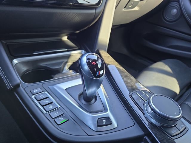 Used 2018 BMW M4 Convertible image 14