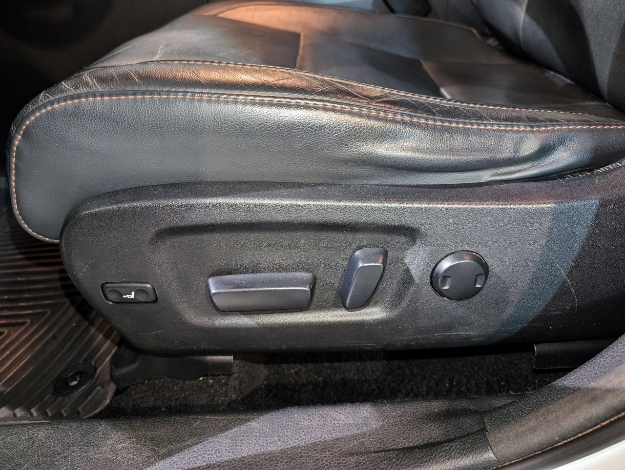 Used 2015 Toyota Highlander XLE image 18