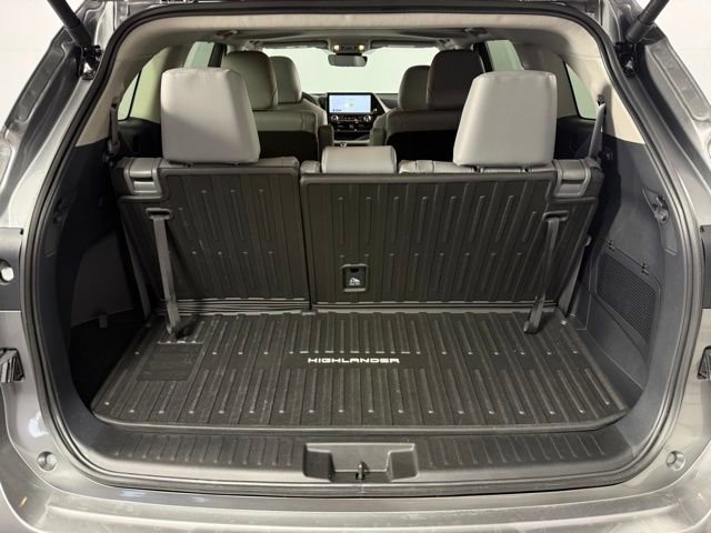 Used 2026 Toyota Highlander XLE image 26