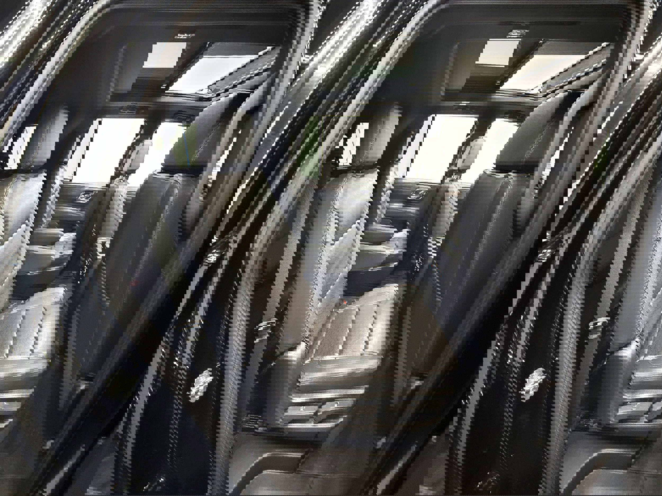 Used 2021 Chevrolet Tahoe High Country w/ Premium Package AWD/4WD image 24