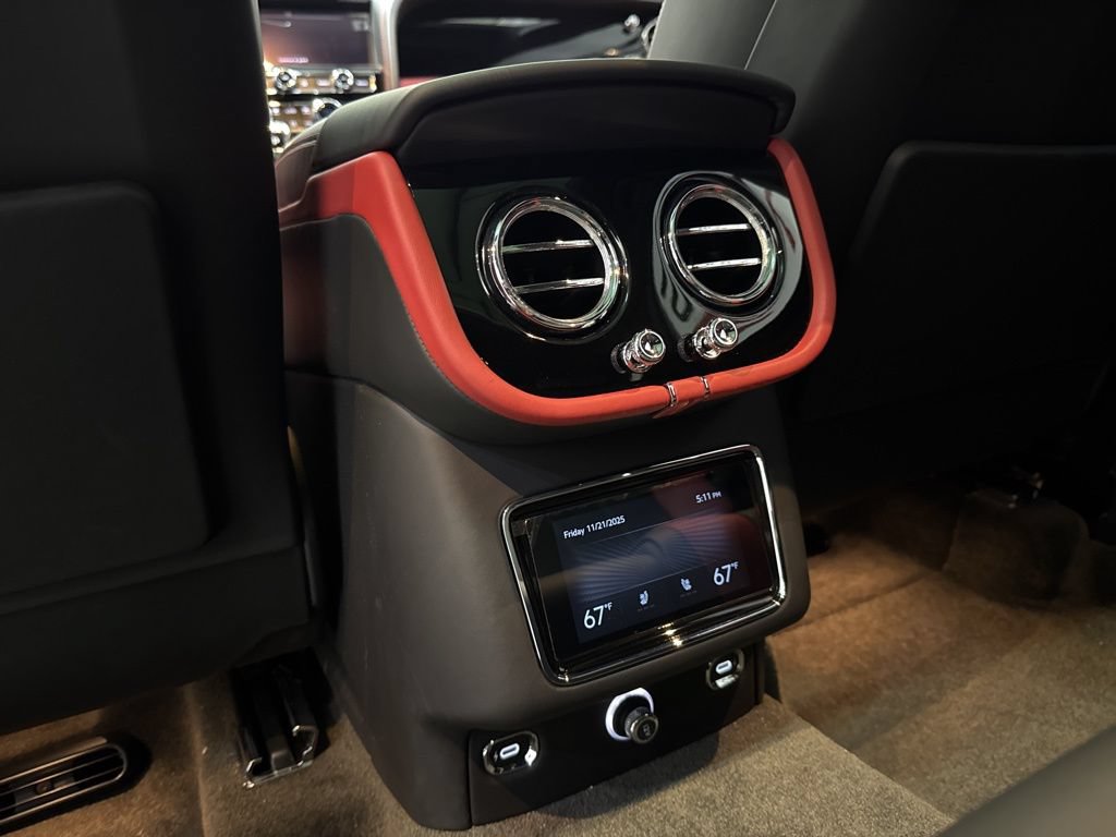 Used 2023 Bentley Bentayga AWD/4WD image 40