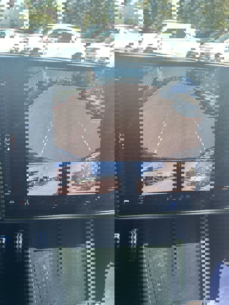 Used 2023 Tesla Model X image 11