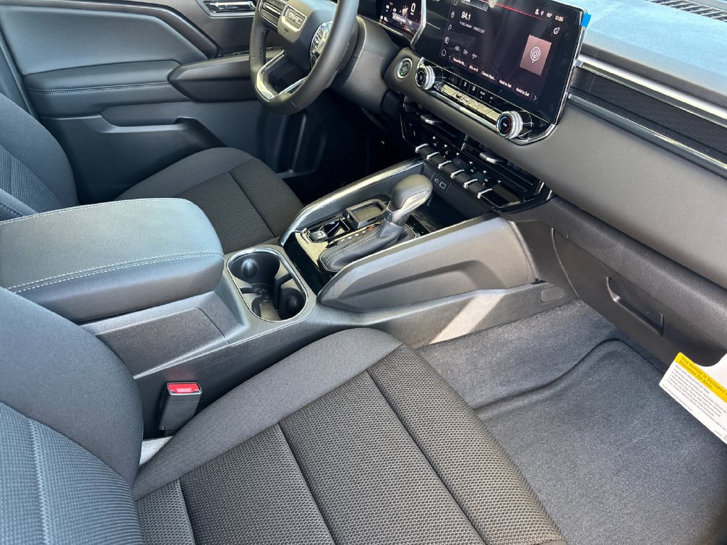 New 2026 GMC Canyon Elevation w/ LPO, Black Badging Package RWD image 14