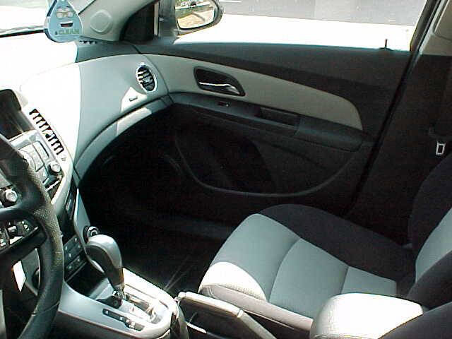 Used 2013 Chevrolet Cruze LS image 19