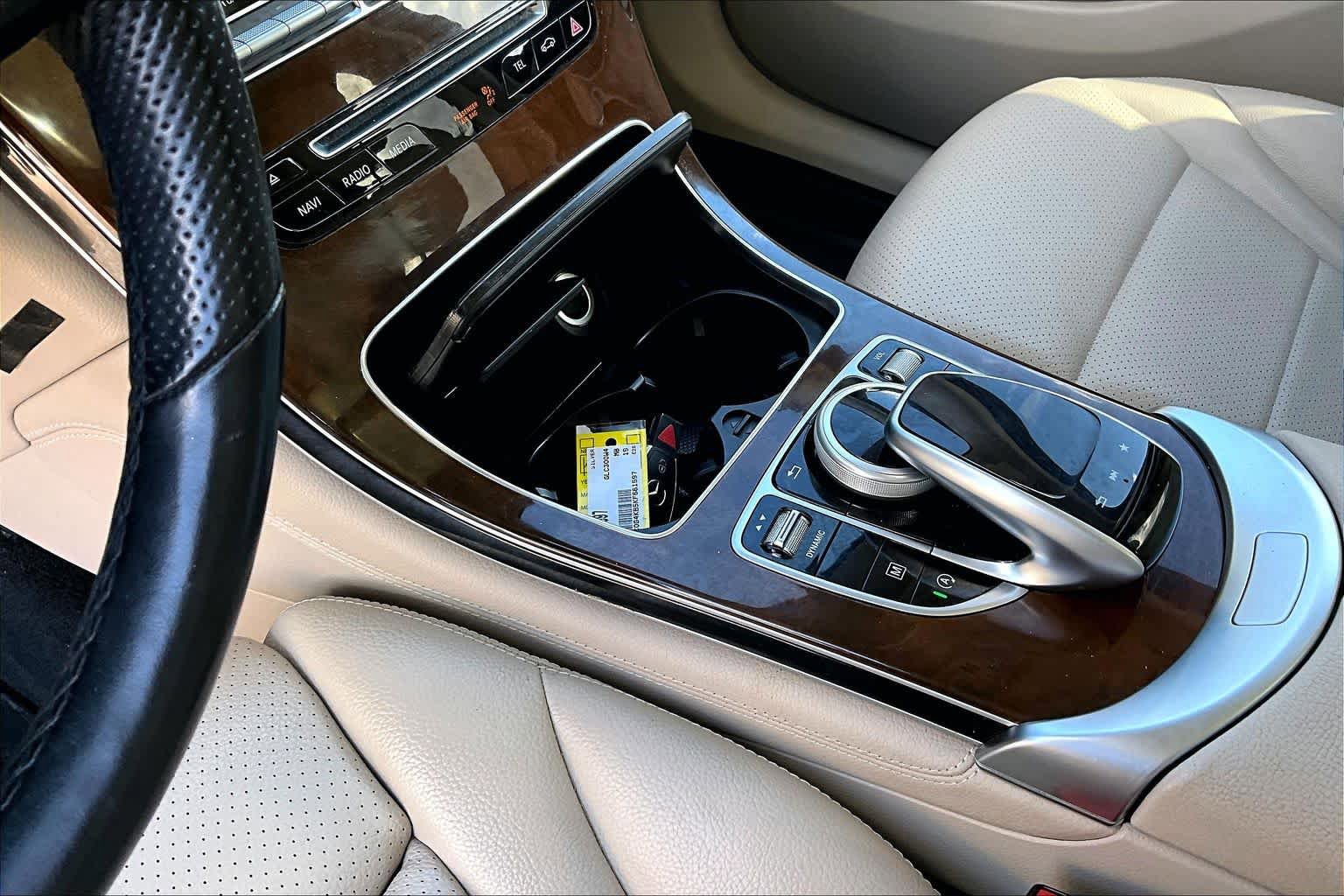 Used 2019 Mercedes-Benz GLC 300 4MATIC image 17