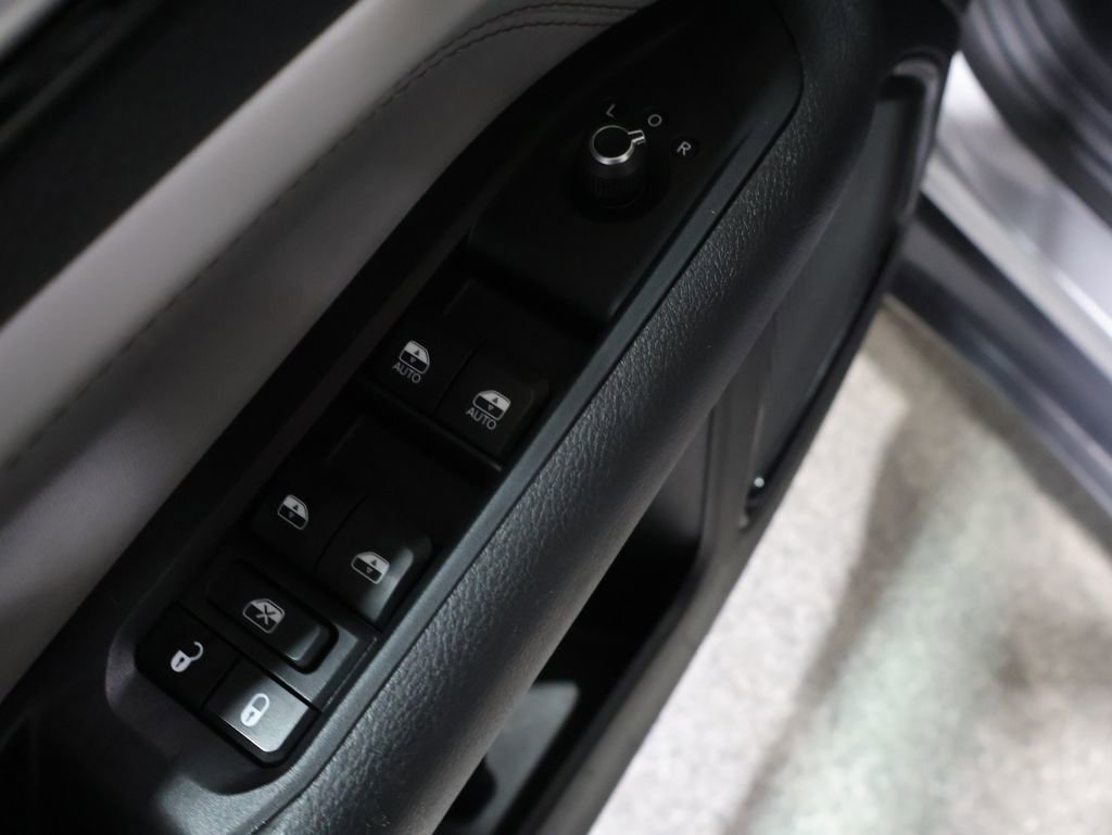 Used 2023 Jeep Compass Limited AWD/4WD image 14