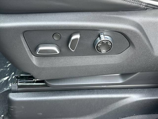 New 2026 GMC Yukon AT4 Ultimate AWD/4WD image 29