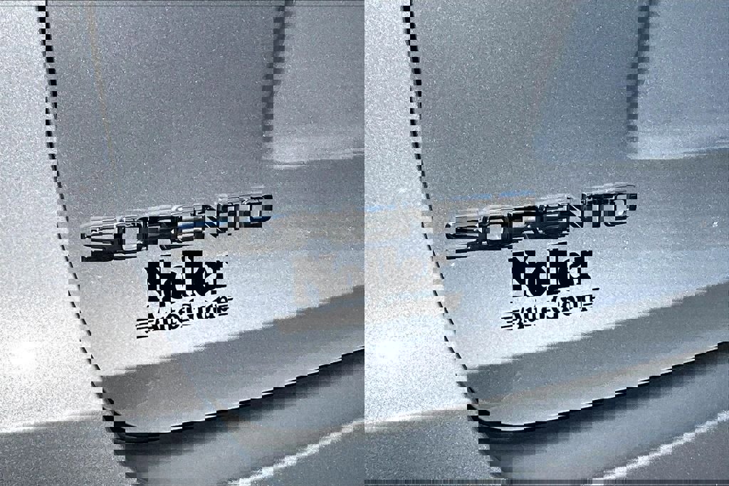 Used 2020 Kia Sorento LX w/ LX I4 Convenience Package image 8