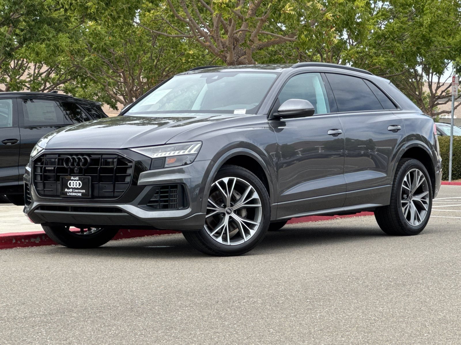 Used 2023 Audi Q8 Premium w/ Convenience Package AWD/4WD image 2