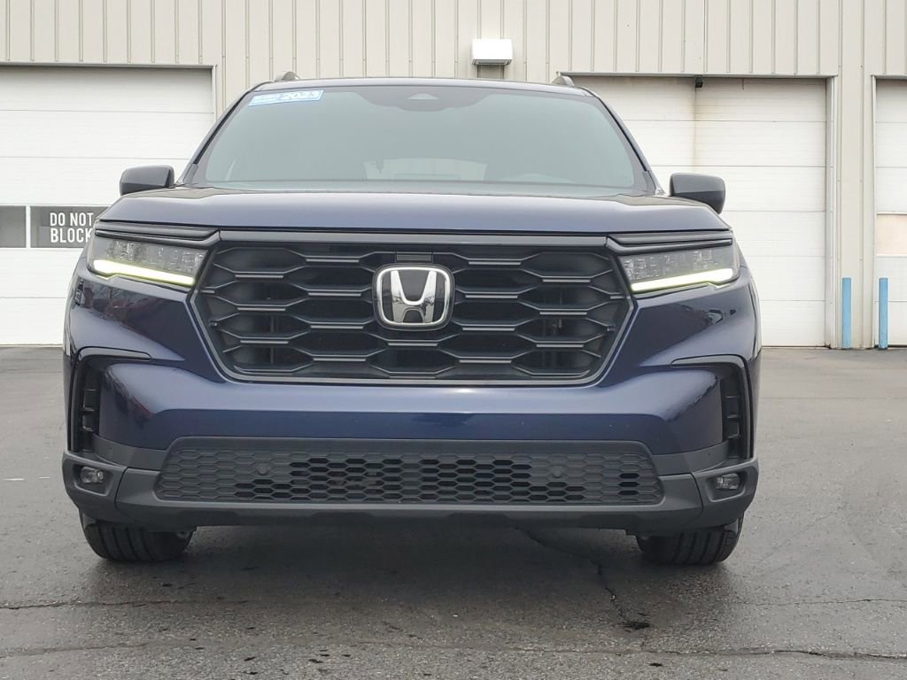Certified 2023 Honda Pilot Sport image 2