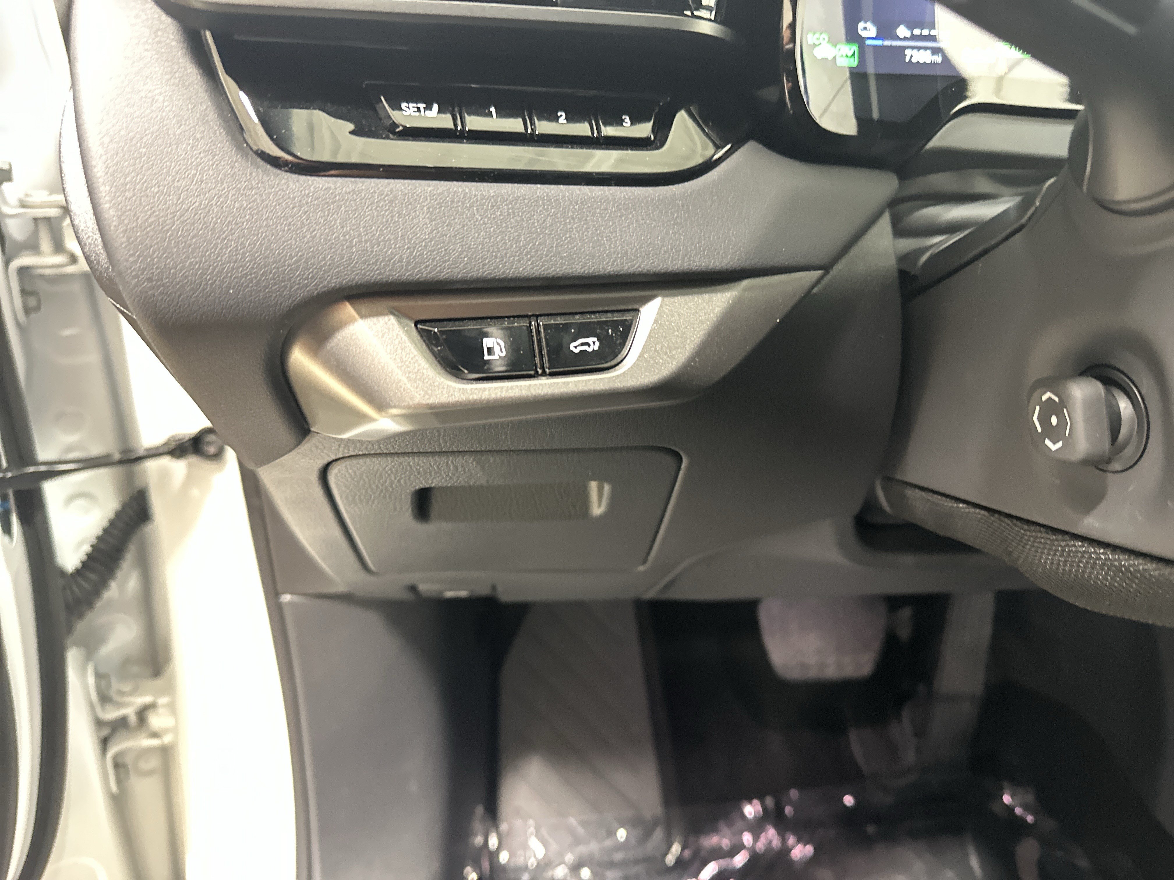 Certified 2025 Lexus RX 450h AWD w/ Convenience Package image 37