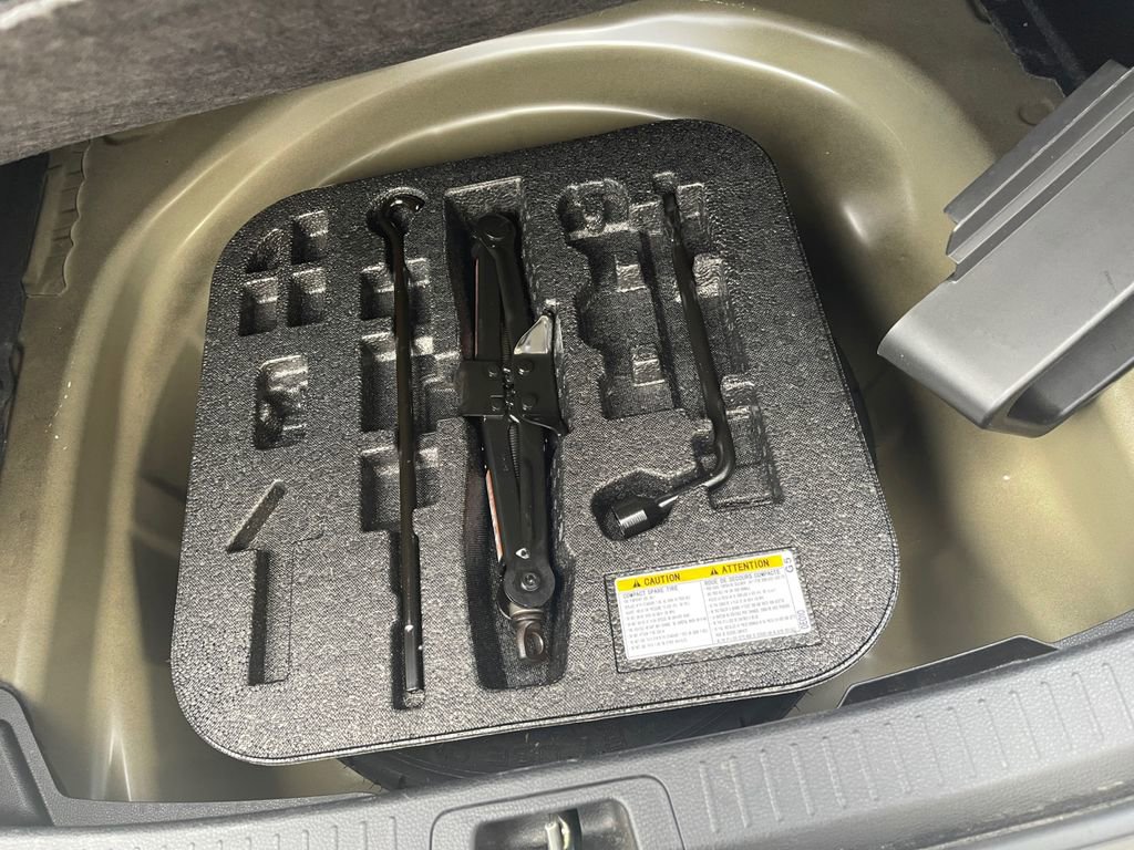 Used 2025 Toyota Corolla SE image 23