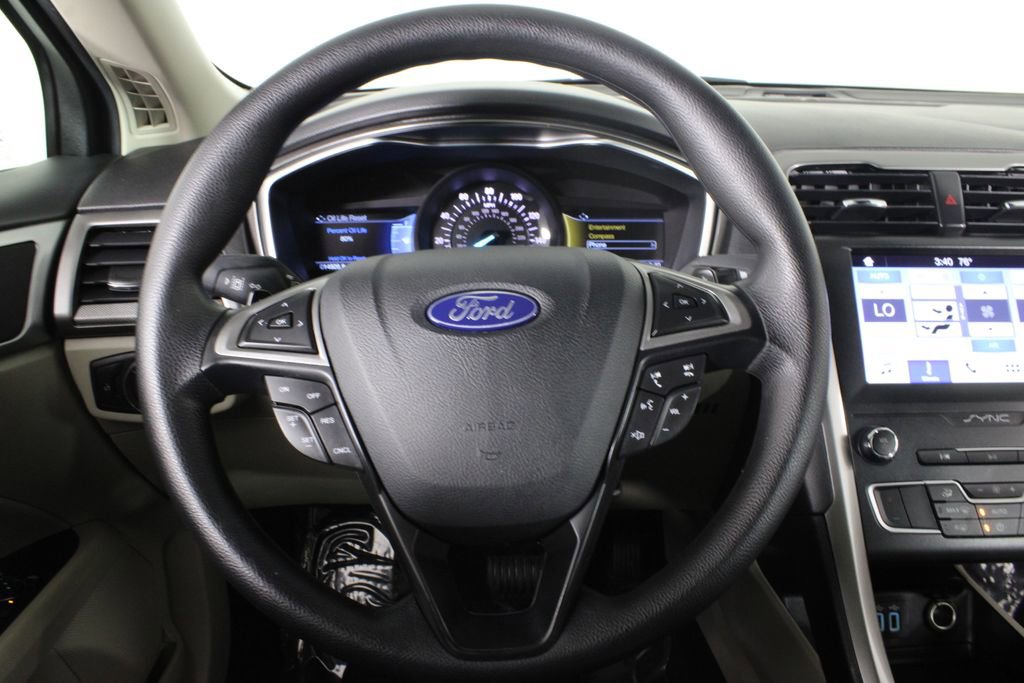 Used 2019 Ford Fusion SE image 8