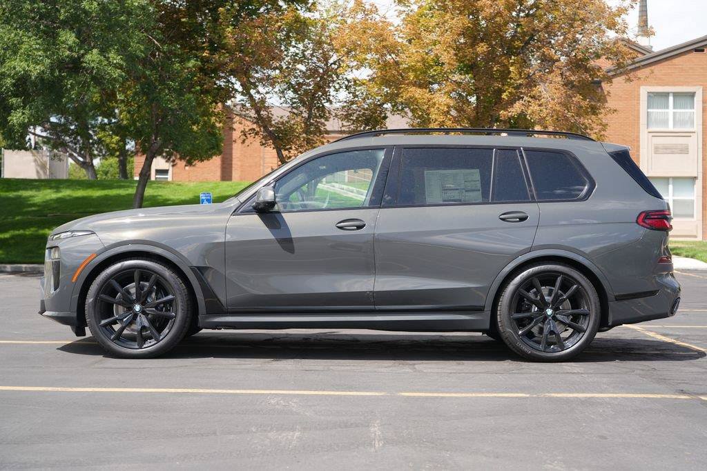 Used 2027 BMW X7 xDrive40i w/ M Sport Package AWD/4WD image 2