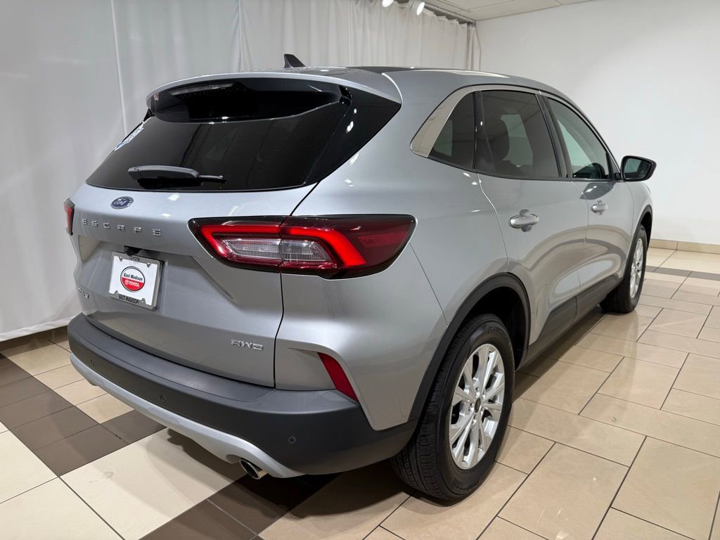 Used 2023 Ford Escape Active w/ Tech Pack #1 AWD/4WD image 5