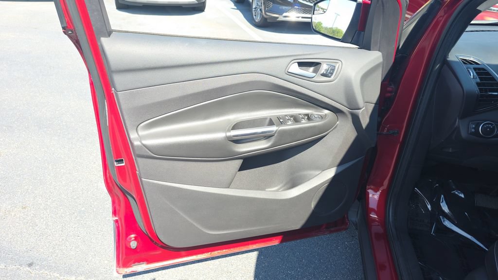 Used 2016 Ford Escape Titanium FWD image 11
