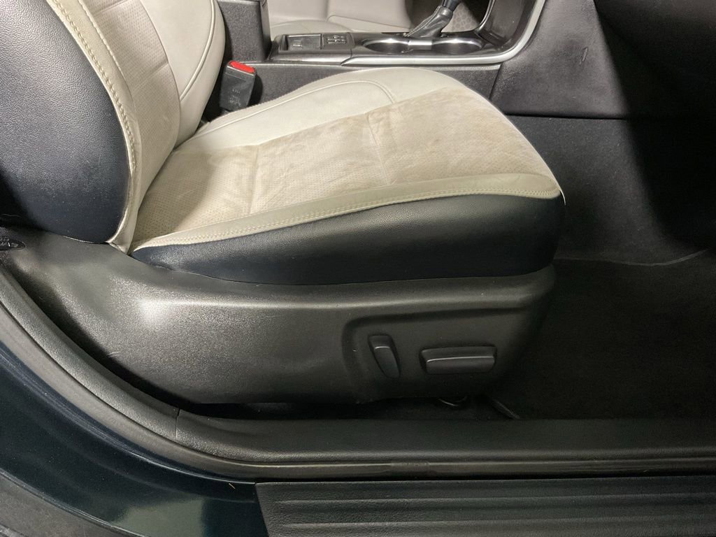 Used 2016 Toyota Camry XSE image 27