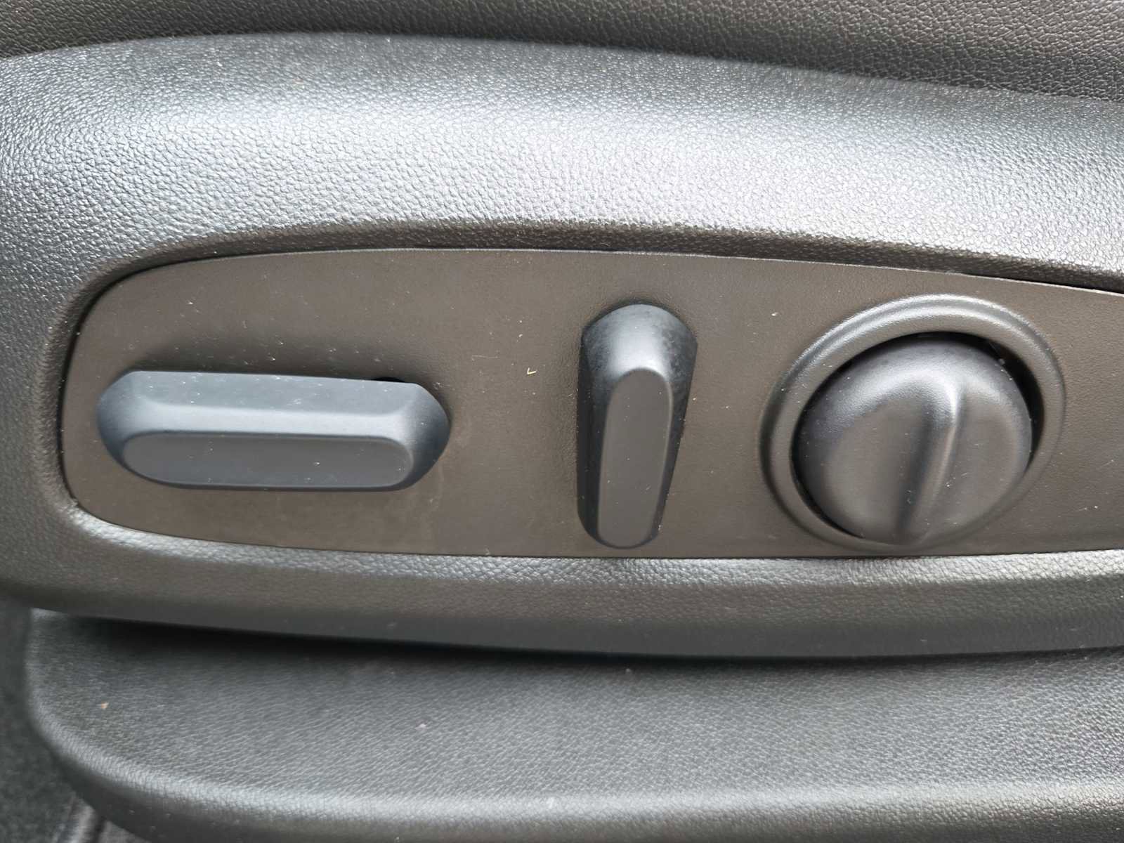 Used 2023 Chevrolet Blazer LT image 14