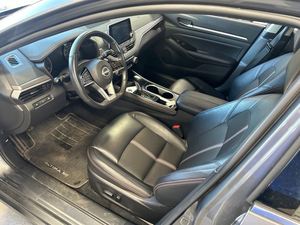 Used 2025 Nissan Altima 2.5 SR FWD image 2