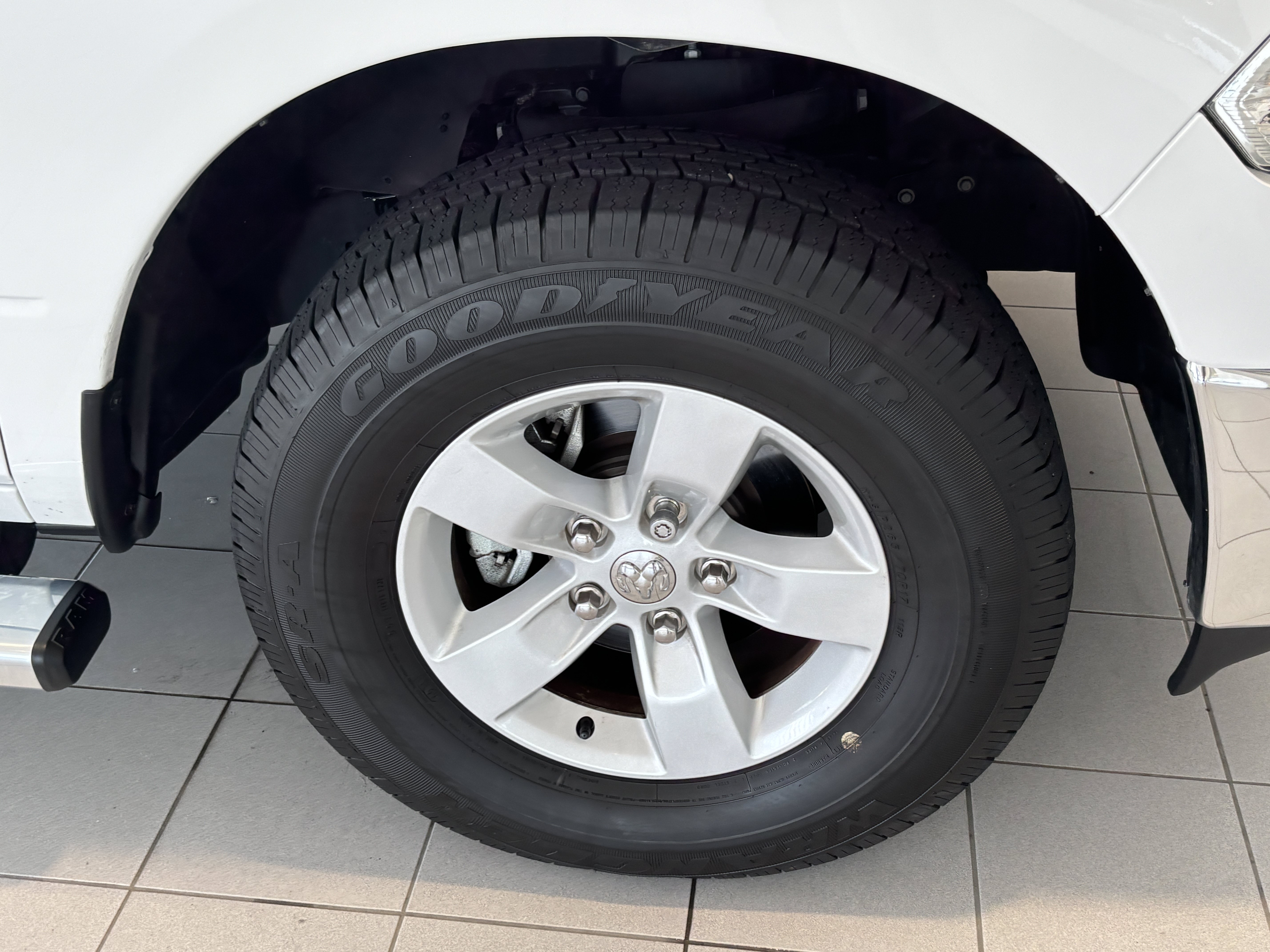 Used 2024 RAM 1500 Tradesman w/ Chrome Plus Package AWD/4WD image 9