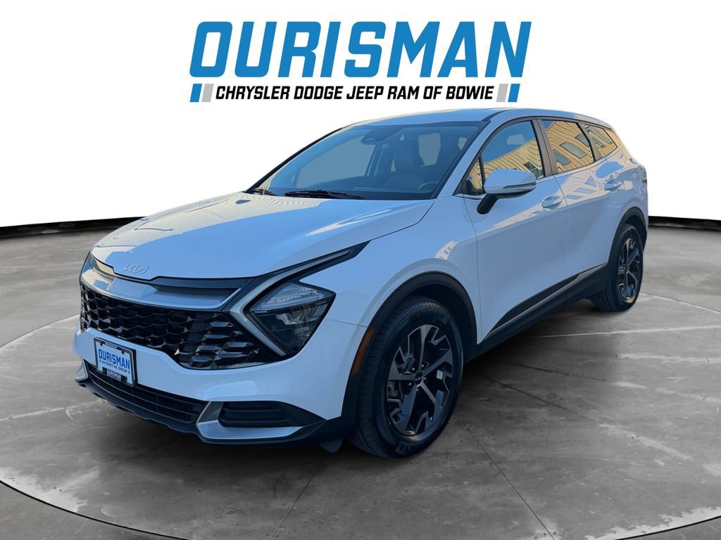 Used 2023 Kia Sportage EX image 2