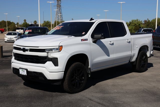 Used 2023 Chevrolet Silverado 1500 RST w/ Z71 Off-Road Package image 3