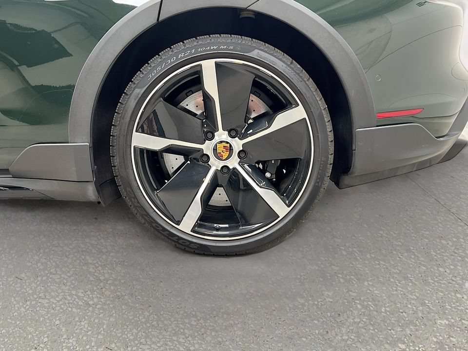 Certified 2022 Porsche Taycan Turbo S AWD/4WD image 33