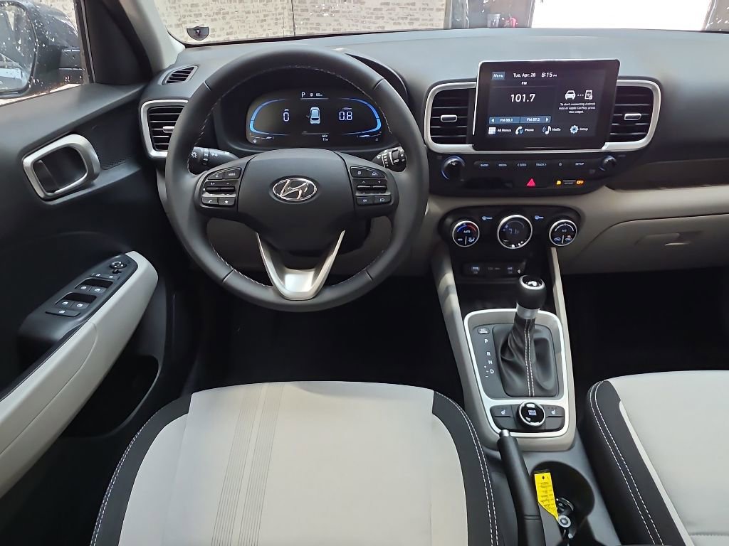Used 2026 Hyundai Venue SEL FWD image 13
