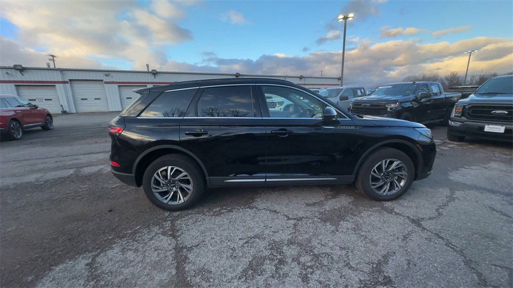 Used 2025 Lincoln Corsair FWD w/ Equipment Group 101A image 9