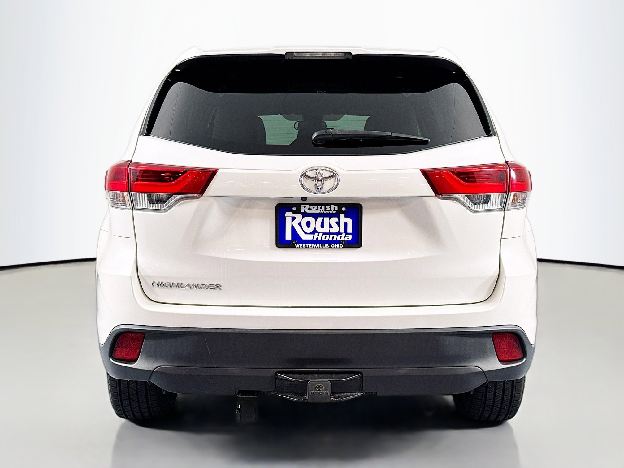 Used 2019 Toyota Highlander LE FWD image 6
