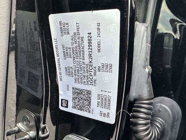 Used 2024 Chevrolet Colorado LT w/ LT Convenience Package II image 32