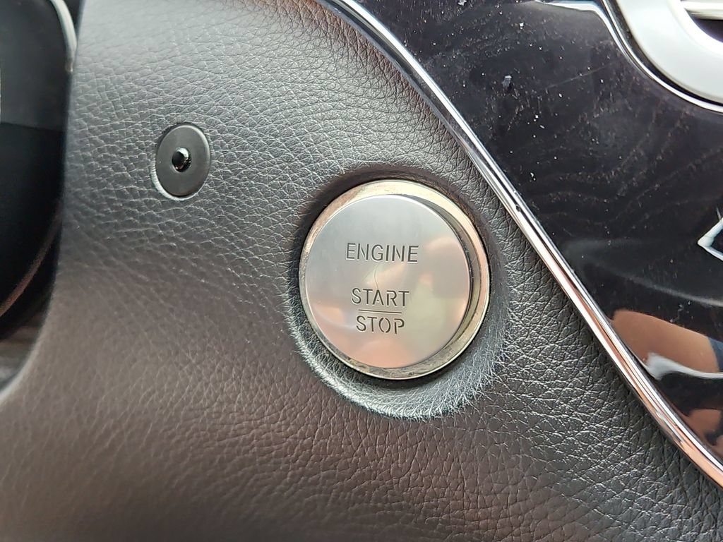 Used 2011 Mercedes-Benz S 550 w/ Sport Pkg image 17