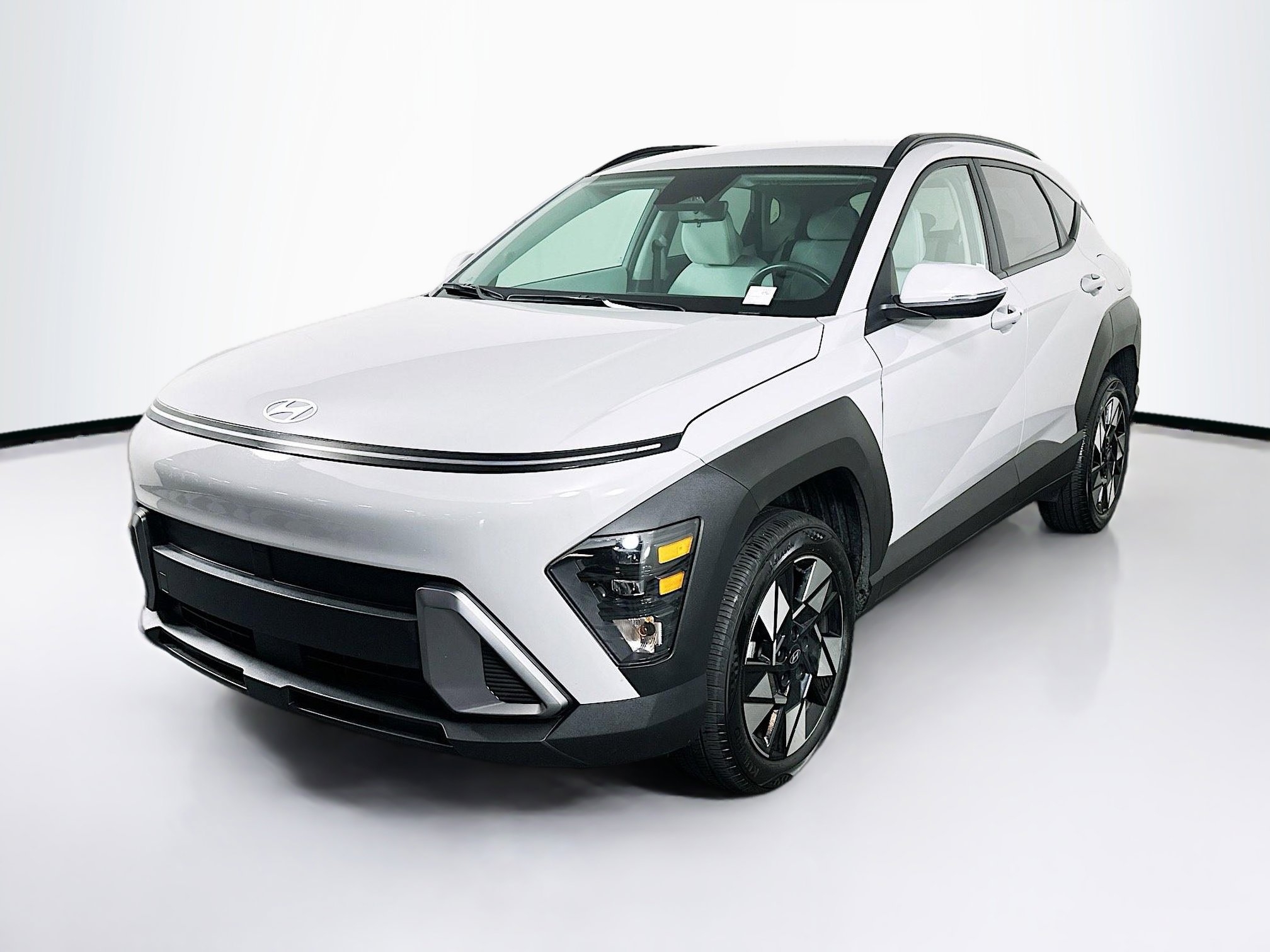 Used 2025 Hyundai Kona SEL image 3